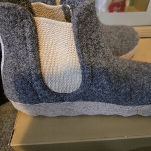 Grey Asportuguesas Chelsea boots #ChelseaBoots